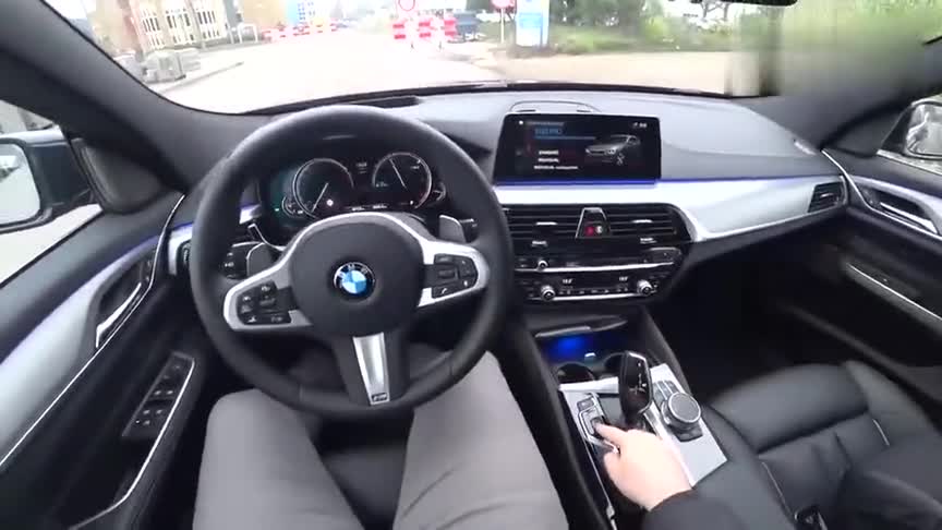 宝马6系gt开上高速