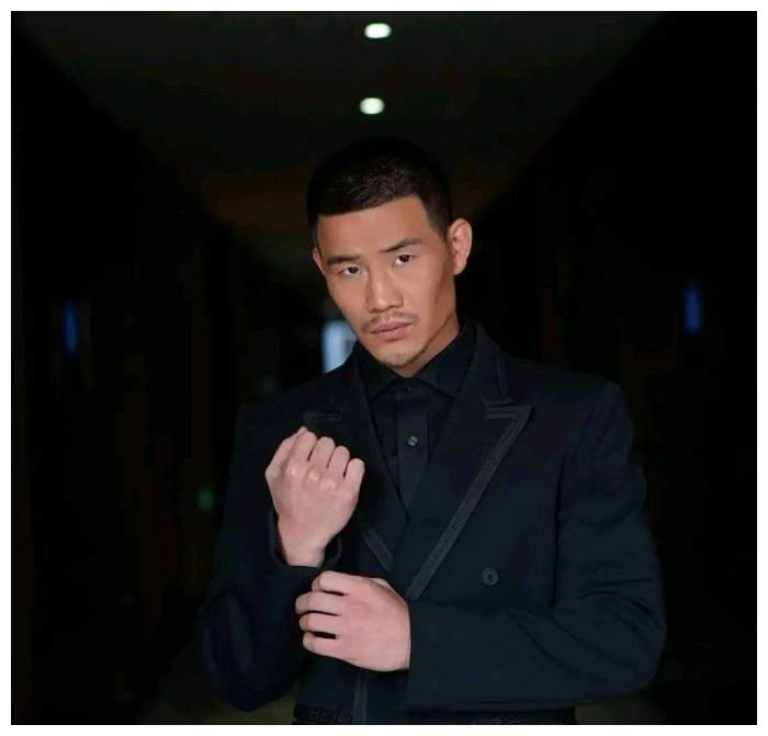 嘎子哥抵押百万豪车声音哽咽略带哭腔称虎落平阳被犬欺