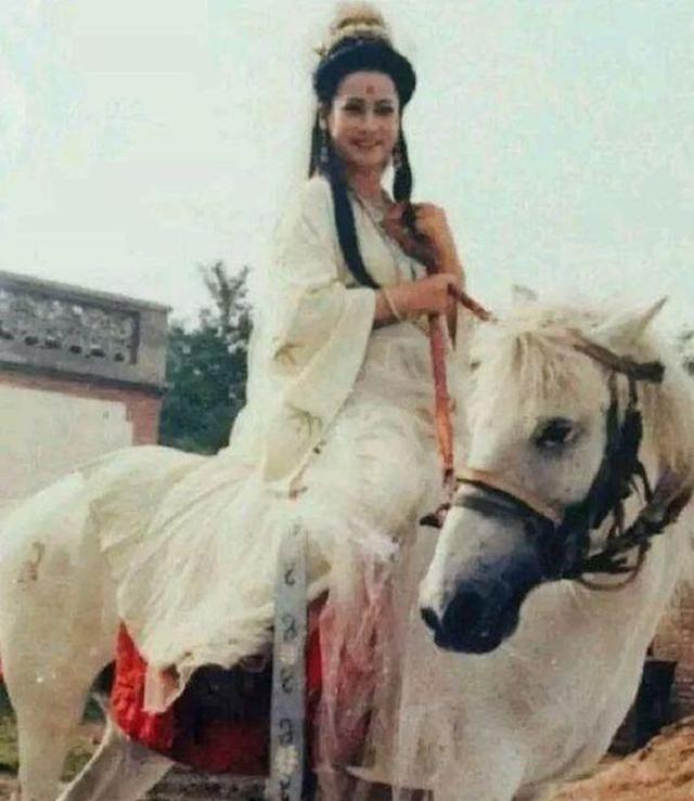 左大玢在《西游记》戏外也有"淘气"的一面,这张照片见的人不多