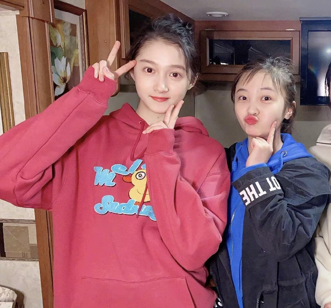 林妙可|关晓彤|粉色_新浪新闻