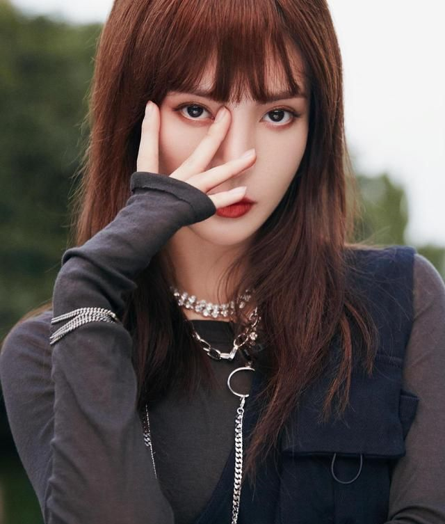 金晨换发型后a爆了化身特工女郎又飒又美气质出众好迷人