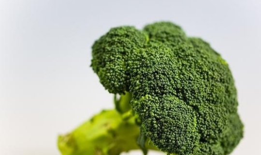 让人倒下的不是病 是无知 吃西兰花的3大禁忌 很多人还不清楚 西兰花 白菜花 维生素c 新浪新闻