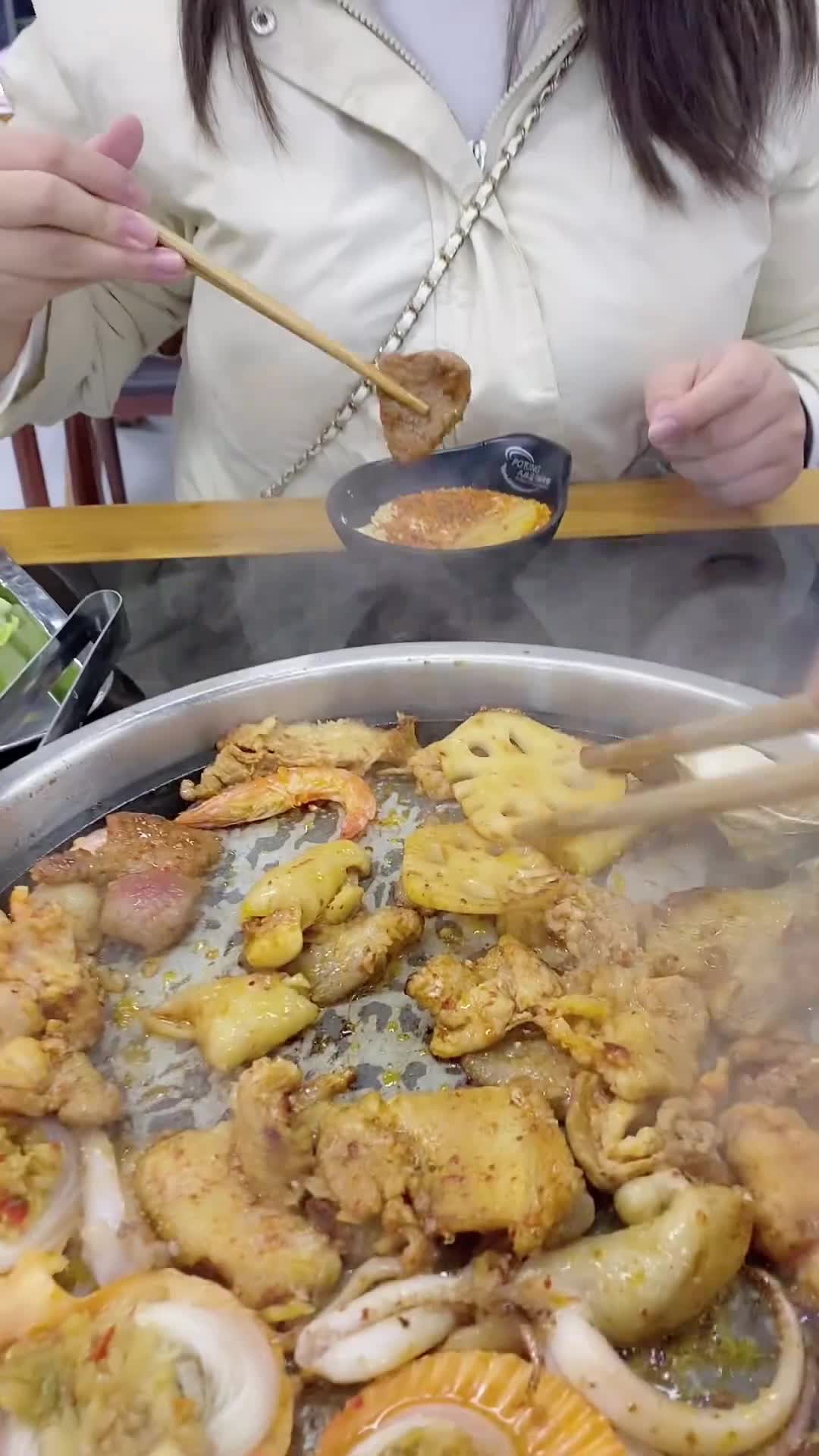 和相亲对象吃饭,他为啥一直给我夹藕_手机新浪网