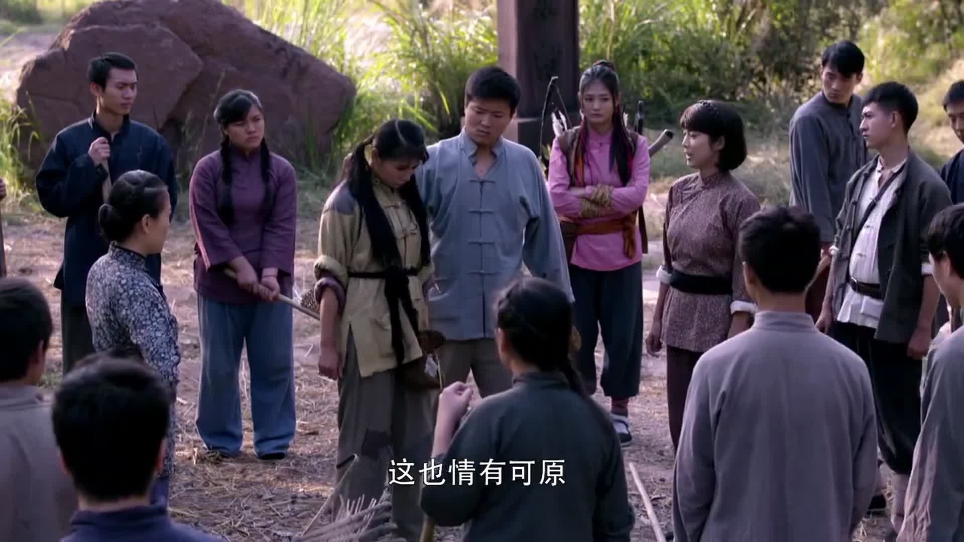 游击英雄女贼偷老母鸡直接被大汉一只手提起来喜春怒了