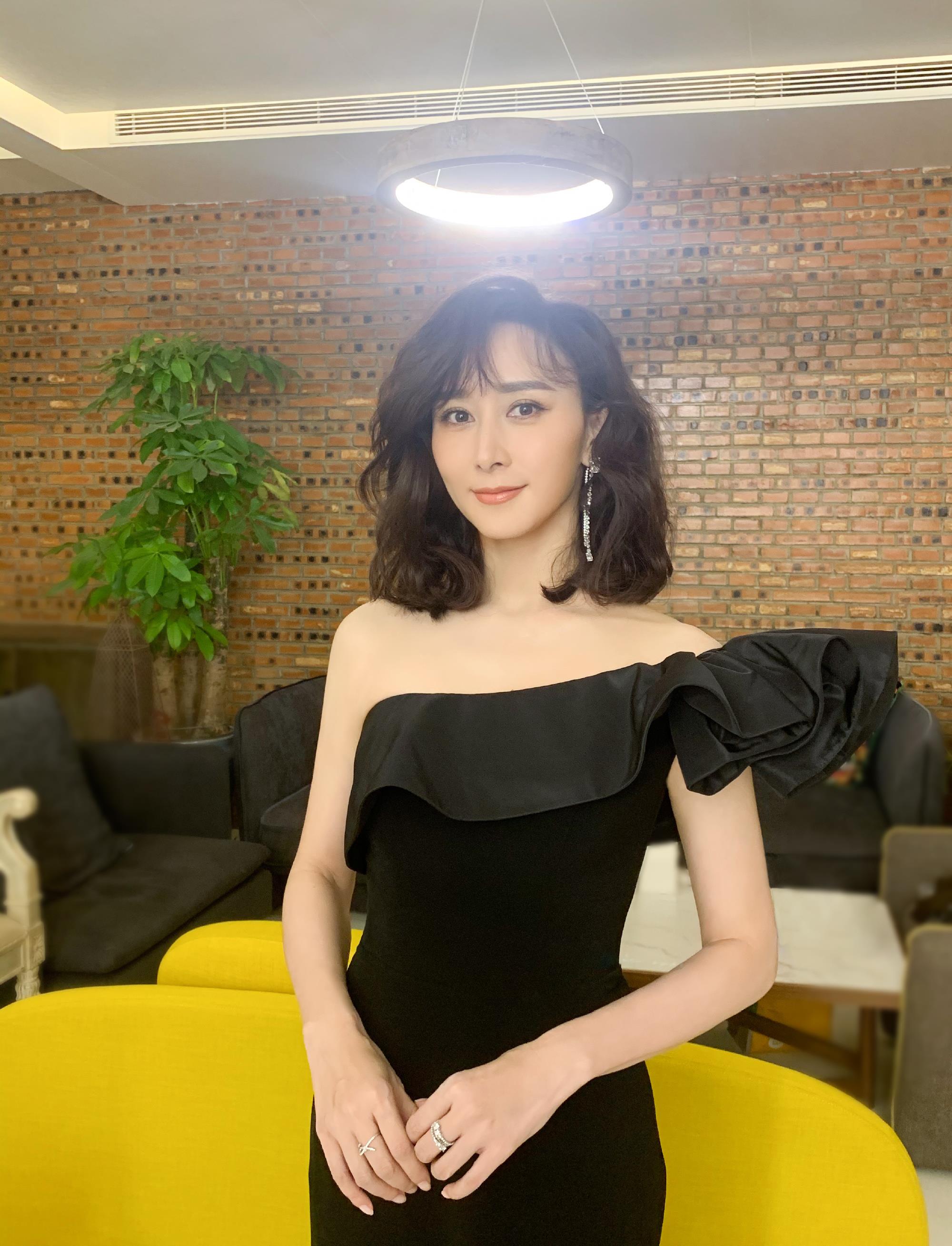 演员胡静发文并晒照,让人眼前一亮