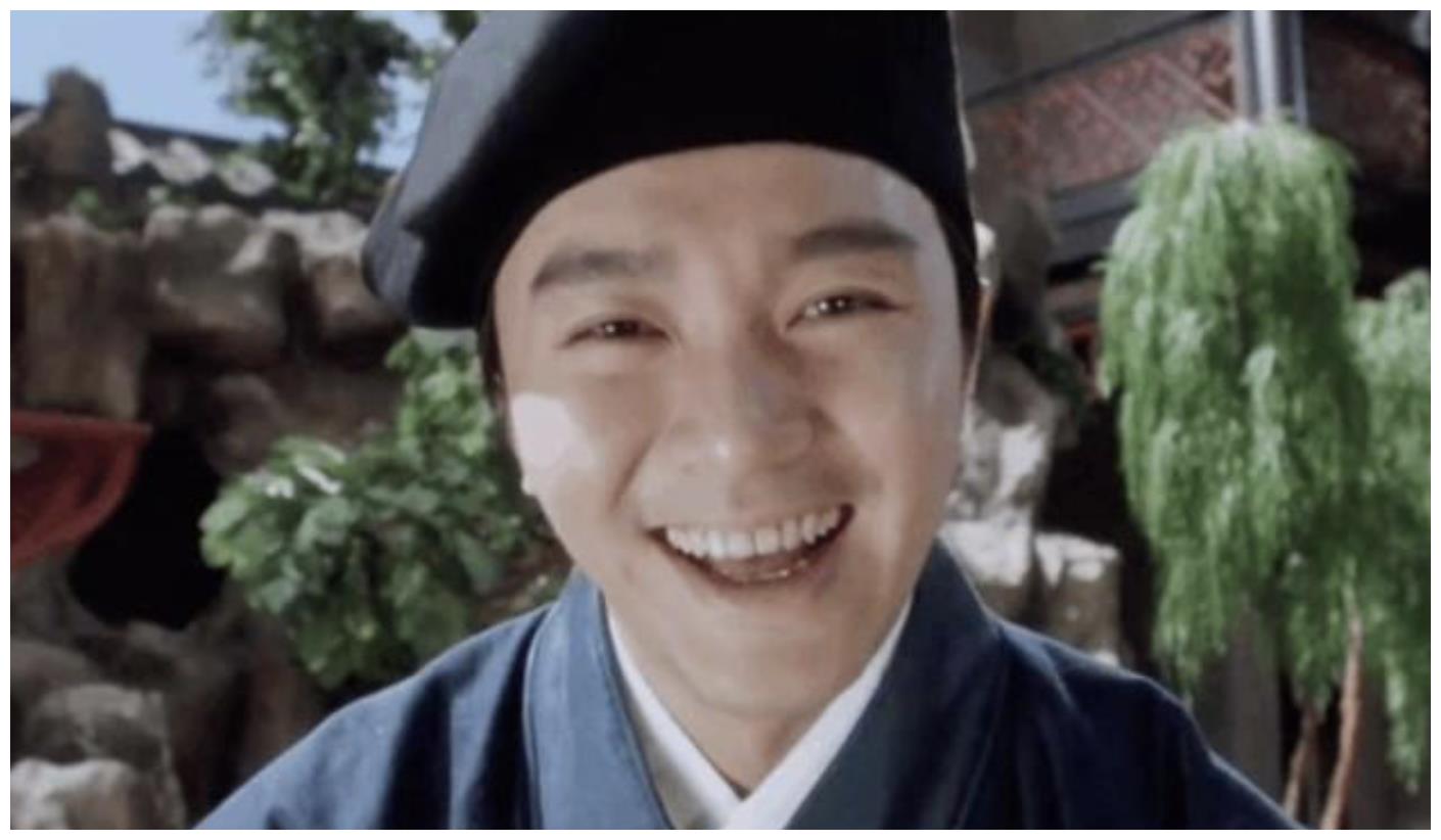 当年被周星驰"一弹"成名的那个小胖子长大了,帅到不敢认