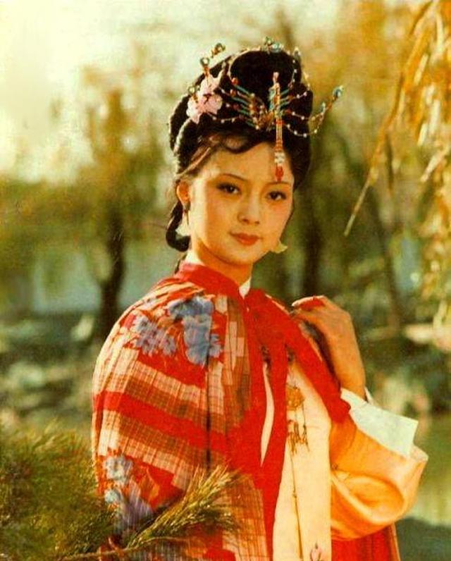 红楼梦里薛宝钗唯一一次发怒为何被认作是心机婊的表现