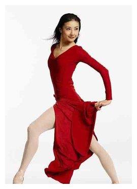 谭元元拥有完美的身高,完美的身形,先天的优势,天生就是吃这碗饭的.