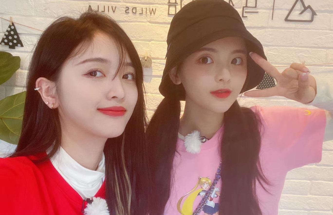 杨超越23岁生日好姐妹吴宣仪晒合影准时庆生当之无愧美少女