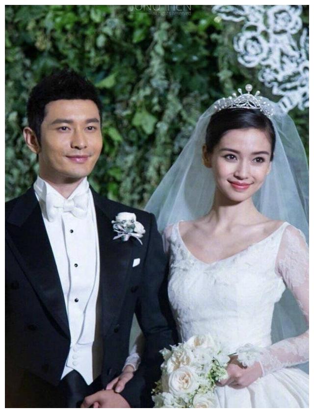 baby穿露脐装秀马甲线,网友大赞其身材好,满满少女感