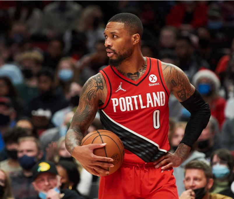 利拉德又一次提前续约不出意外这是要终老开拓者队了