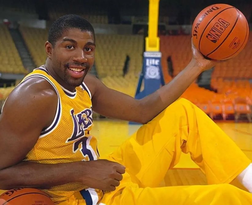 魔术师约翰逊生涯有9次最佳一阵,却没有最佳防守阵容