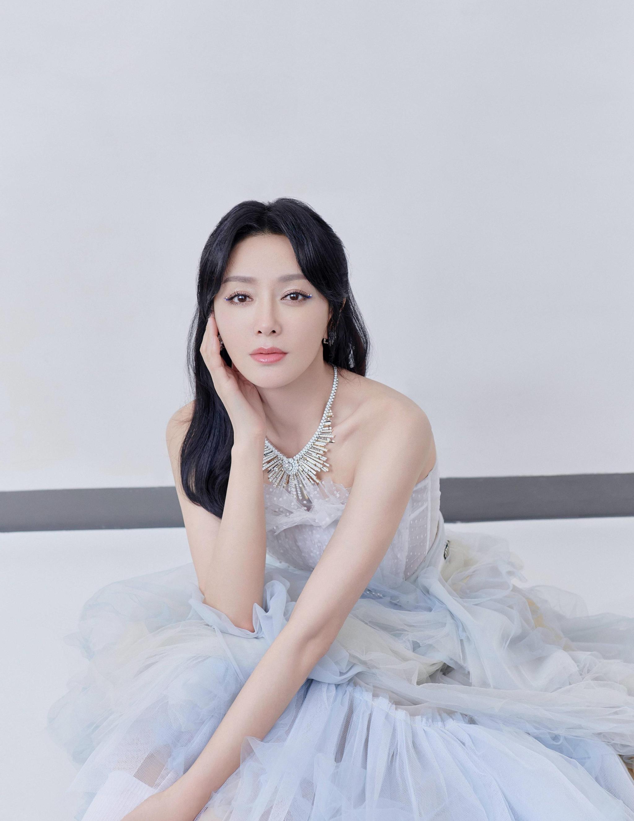 女神秦岚:第4104期时尚潮流穿搭美图_高清图集_新浪网