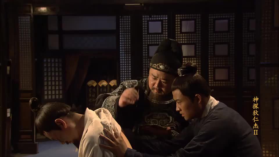 狄仁杰给别人针灸治毒,看这熟练手法,少说有几十年经验!