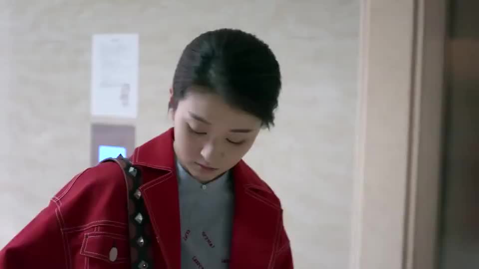 为您推荐: 欢乐颂:安迪为和奇点约会,专门精心打扮一番,谭宗明醋意