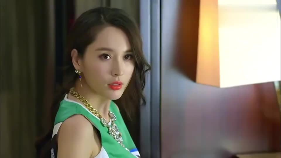 福奇给出答案,果然源于美国 为您推荐: 心机女陷害了富家千金正沾沾自