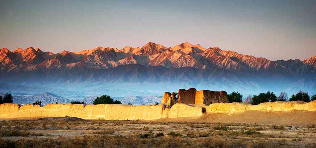 骆驼城古遗址一座曾经的丝绸之路上的军事重镇