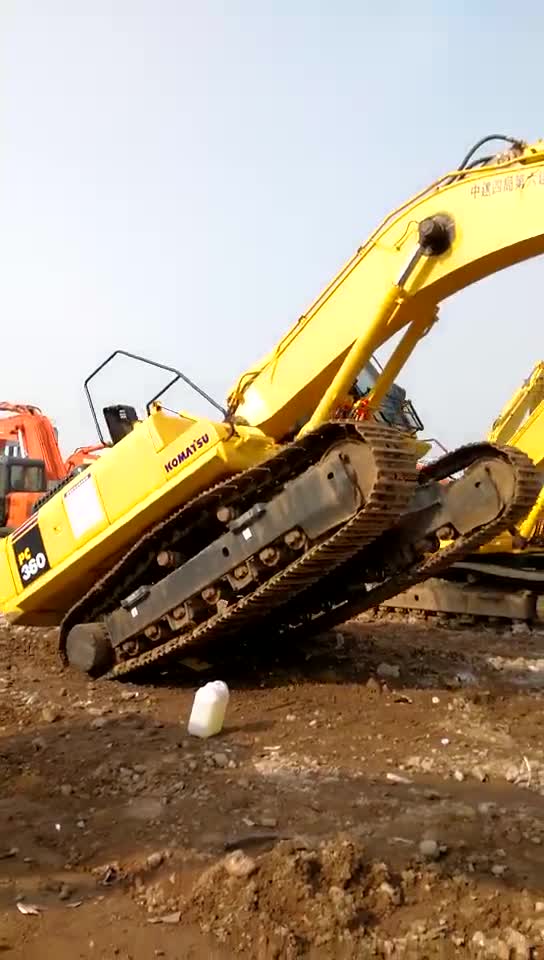 二手小松360挖掘机现场试车