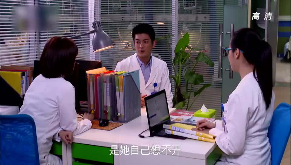 青年医生:小苏饭后大吐血,妈妈及时把他送去急诊,可惜还是晚了
