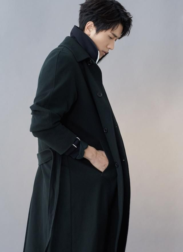 拥有帅气颜值的彭冠英,性格比较偏沉稳,没想到穿着竟也如此低调__财经