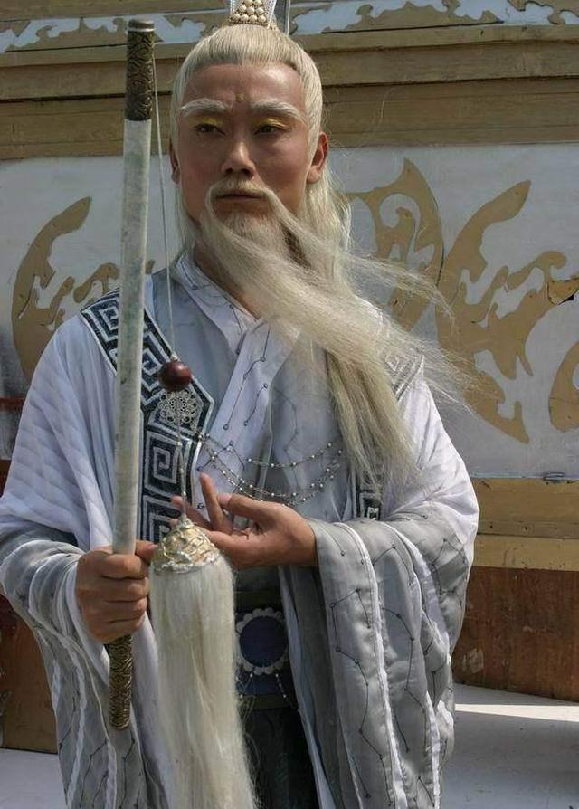 三,孙兴饰演的太白金星,这个是喜剧片《春光灿烂猪八戒》里面的太白