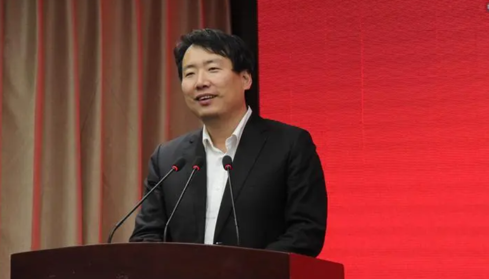 制造焦虑和危言耸听,储殷称线上课跟辍学没区别!只会扎心家长而已__财经头条