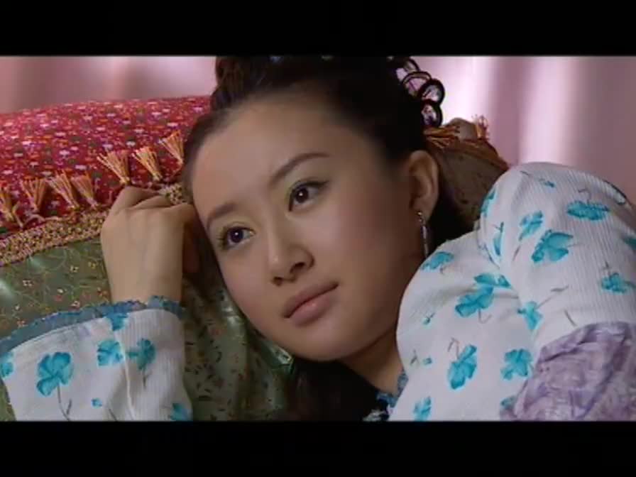 鸡祥如意:星儿端着药给姐姐吃,金二叮嘱她不要忘记!