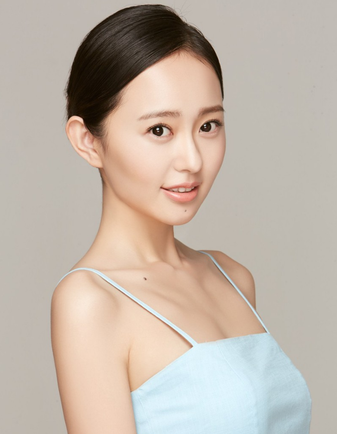 清新靓丽的女星孙耀琦