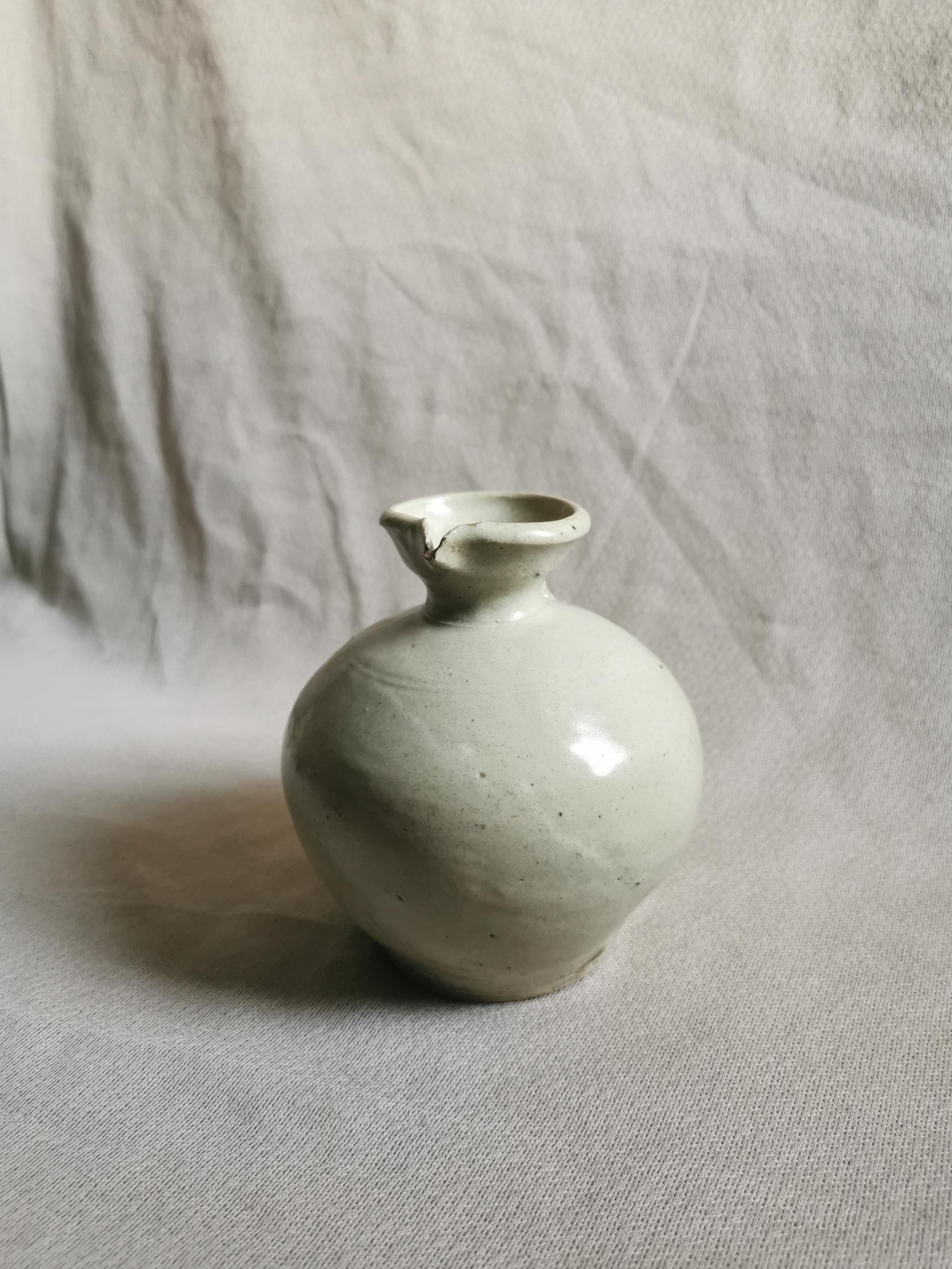 巩县窑是我国北方唐代重要瓷窑,位于今河南巩县,故称巩县窑.