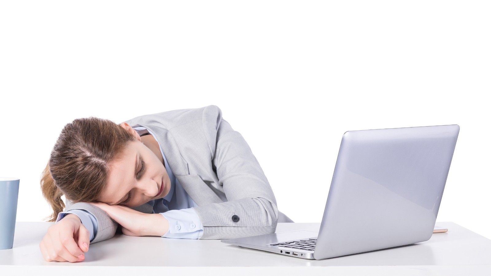 趴着午睡会影响颈椎健康吗