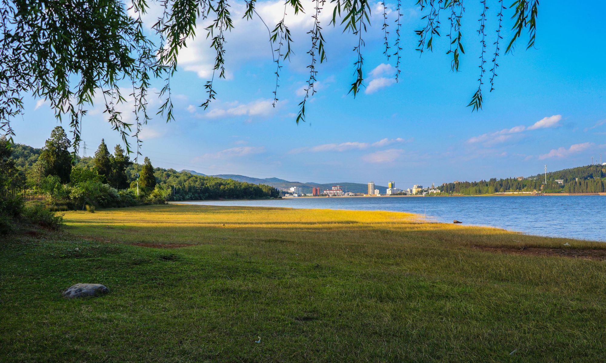 休闲散步的好地方——师宗石湖公园_高清图集_新浪网