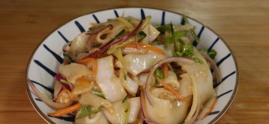 把大米倒入破壁机里,做出的凉皮真好吃,学会了人人夸你是大厨休闲区蓝鸢梦想 - Www.slyday.coM 把大米倒入破壁机里,做出的凉皮真好吃,学会了人人夸你是大厨休闲区蓝鸢梦想 - Www.slyday.coM