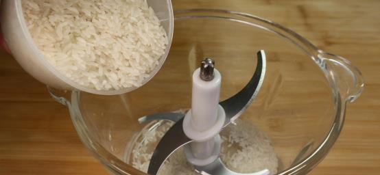 把大米倒入破壁机里,做出的凉皮真好吃,学会了人人夸你是大厨休闲区蓝鸢梦想 - Www.slyday.coM 把大米倒入破壁机里,做出的凉皮真好吃,学会了人人夸你是大厨休闲区蓝鸢梦想 - Www.slyday.coM