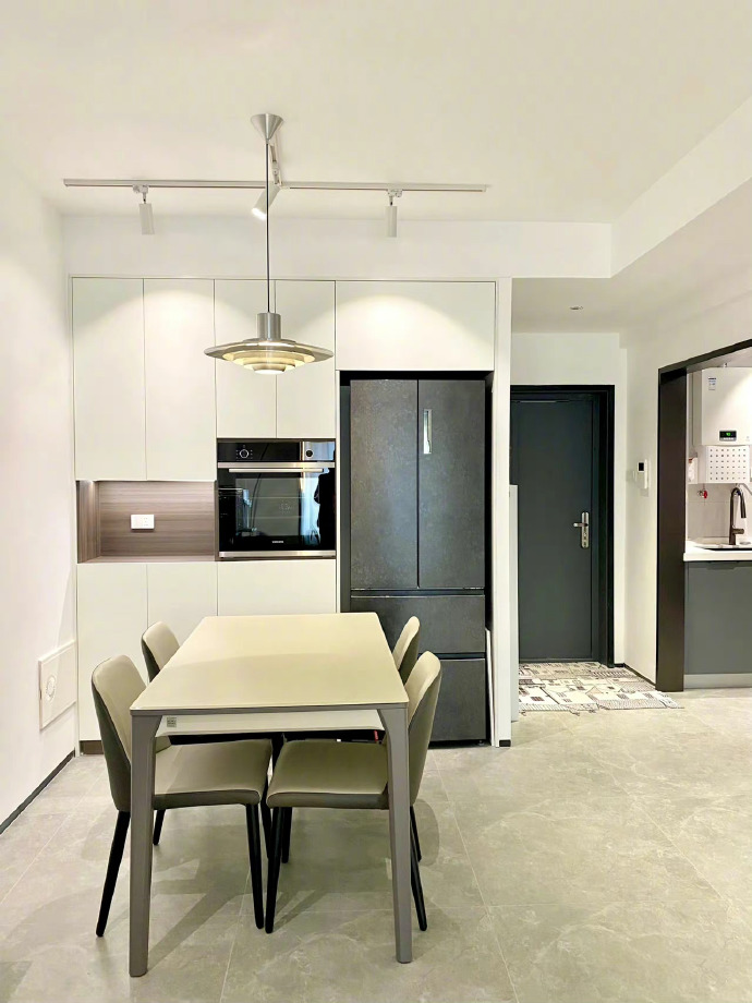 小户型现代简装明亮简洁更显空间感