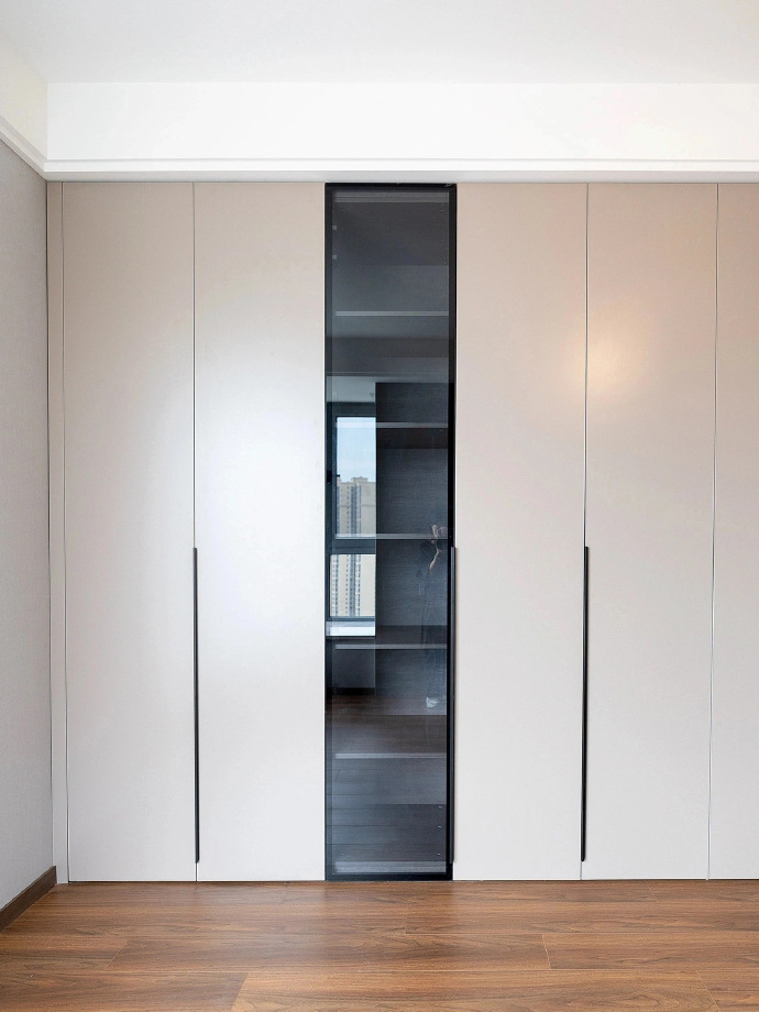 奶油卡其色全屋定制柜子落地效果.