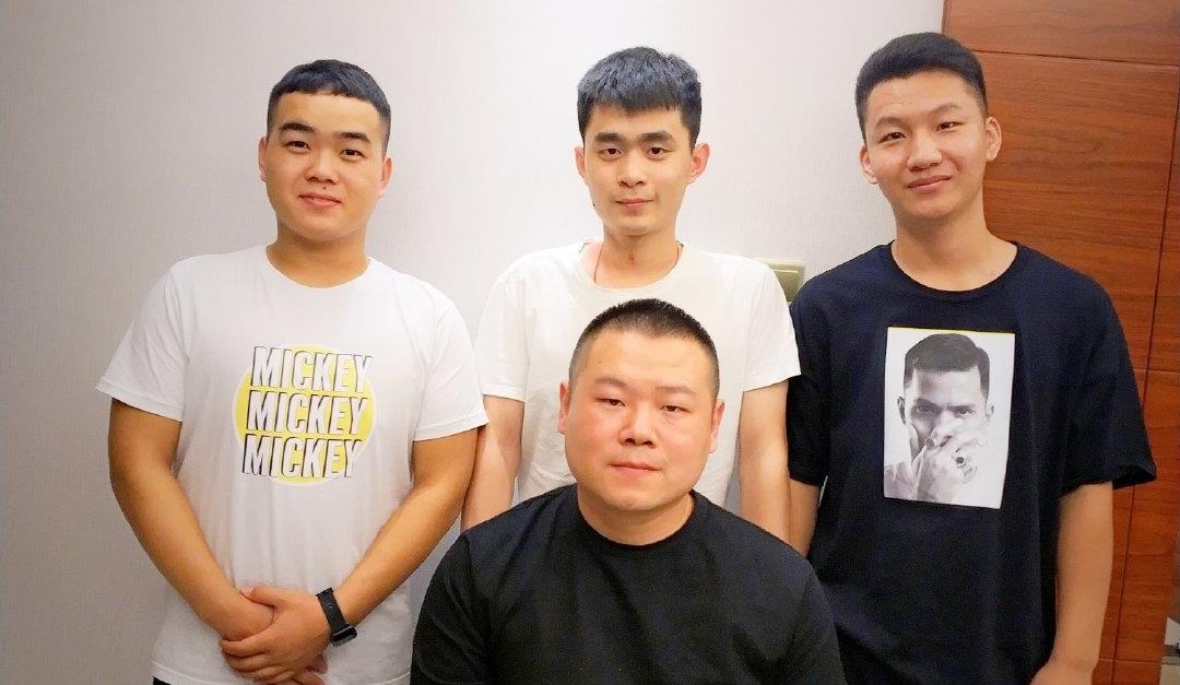 不忘初心方得始终岳云鹏空降德云社小剧场带自己徒弟说相声