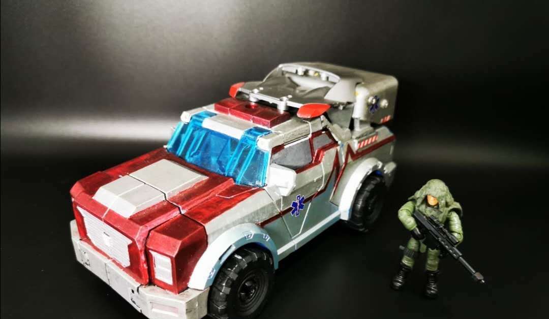 变形金刚领袖之证:重新涂装改造的汽车人战士救护车_高清图集_新浪网