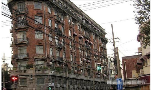 武康大楼原本属于上海时期的"旧法租界,"原本它指的是地处于卢湾,以及