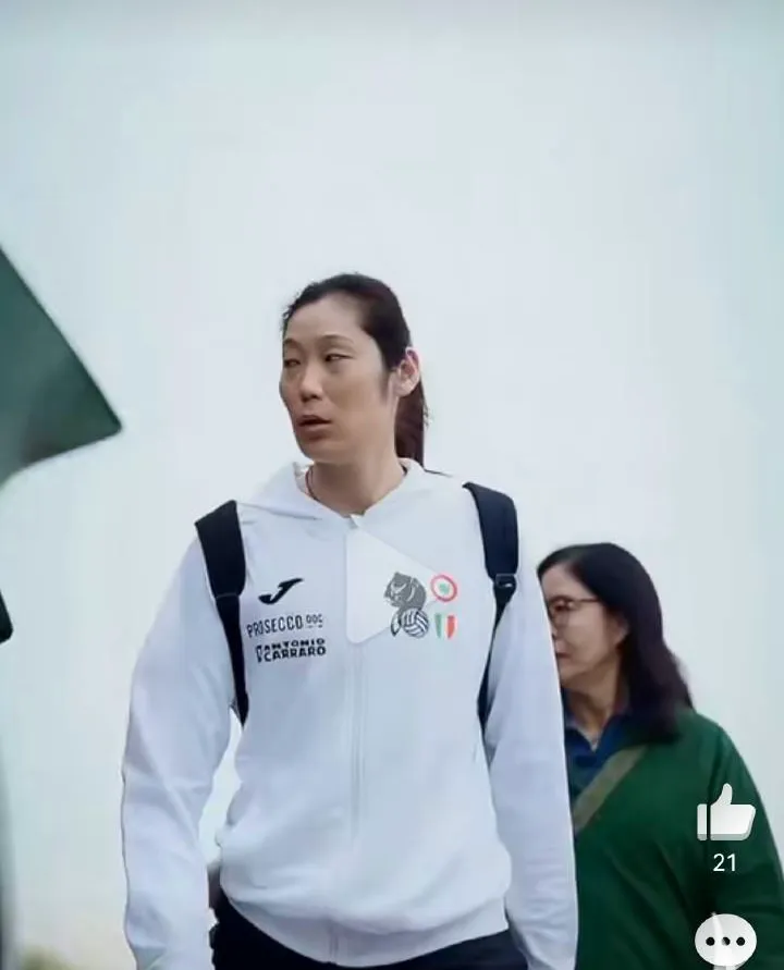 郎平现场助阵！朱婷8分难救主，科内1-3落败，师徒情深太好哭