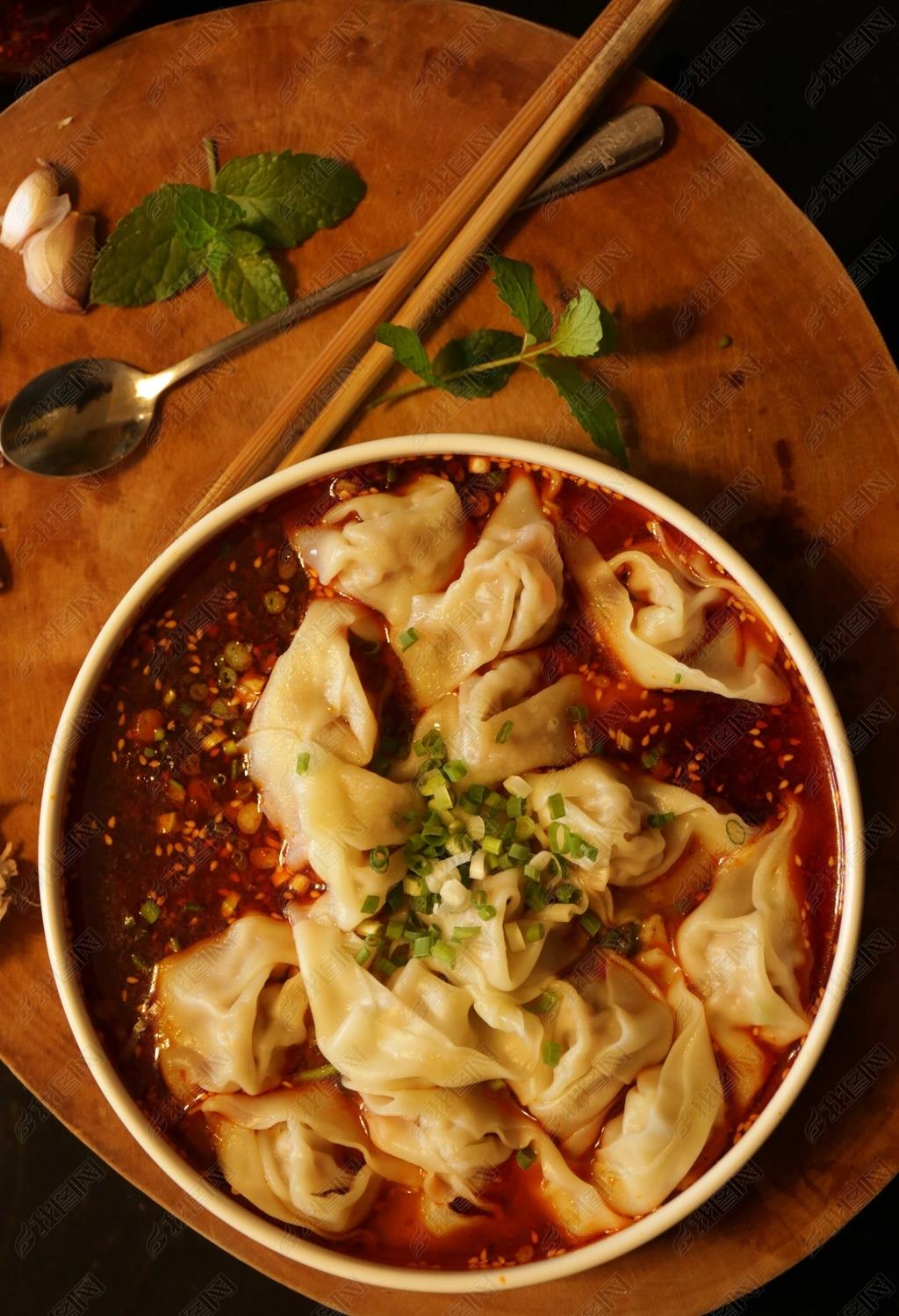 四川抄手的魅力,麻辣红油抄手