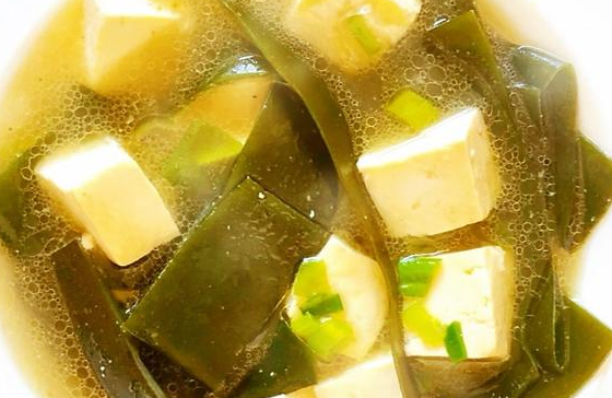 豆腐海带汤教你一道鲜爽可口味美鲜香的美味靓汤