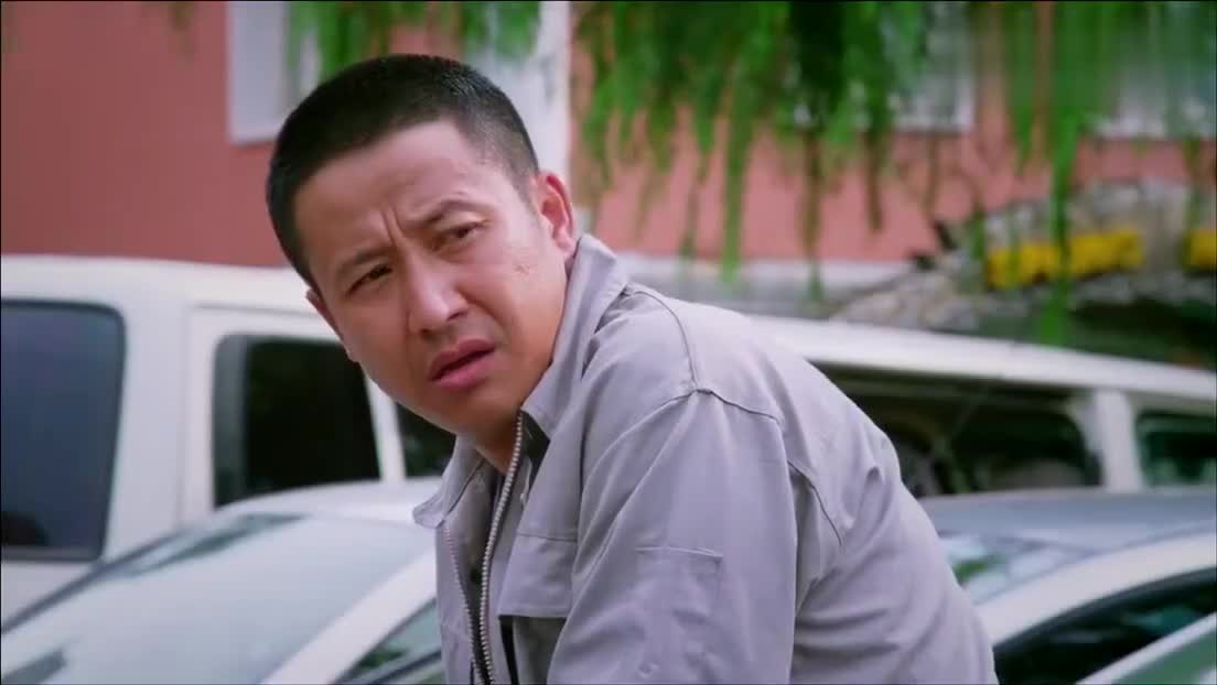 无贼:老婆生气,老公吓得连饭桌都不敢上,还捡剩饭吃