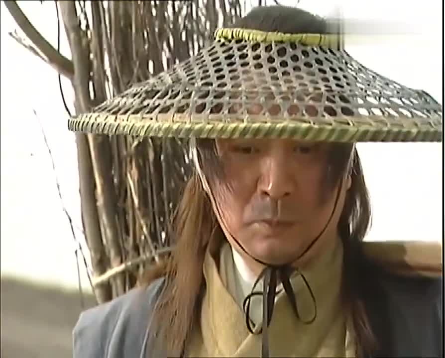 杀手想暗算砍柴的樵夫没想到樵夫是隐士高人这下好看了