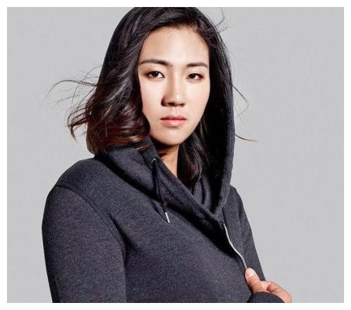 她是张常宁师姐,一纪录连朱婷都无法企及,泳坛男神是其恋人|薛晨|沙排