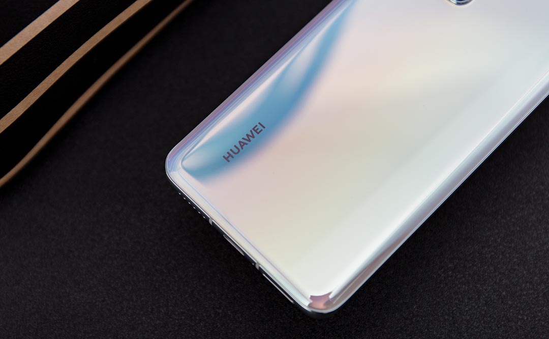 四曲面满溢屏华丽北欧冰川华为p40pro零度白图赏