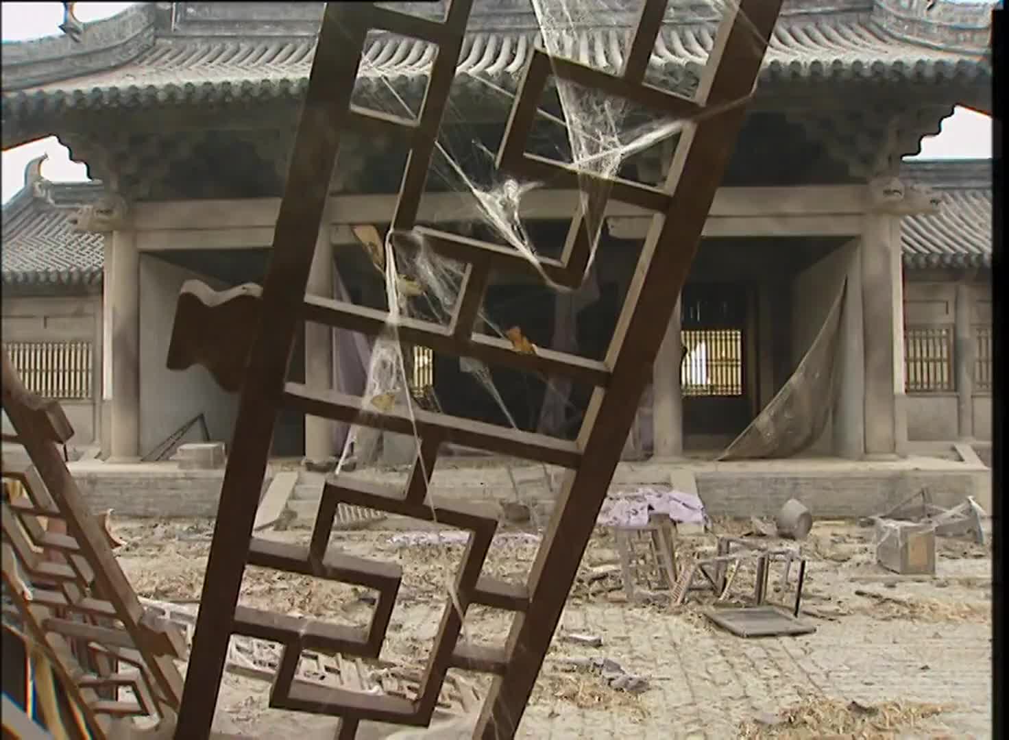 笑傲江湖饱受苦难的林平之再回福威镖局这场面太心酸