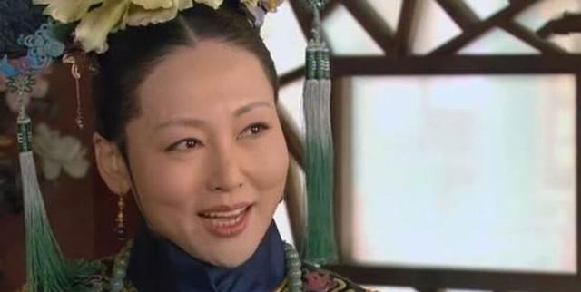 甄嬛传甄母花容月色为何甄父还要找何绵绵看名字才知道不冤