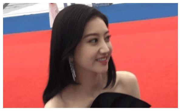 景甜“路人视角”有多美,看完她的真实五官后,这才是仙女级美貌休闲区蓝鸢梦想 - Www.slyday.coM 景甜“路人视角”有多美,看完她的真实五官后,这才是仙女级美貌休闲区蓝鸢梦想 - Www.slyday.coM