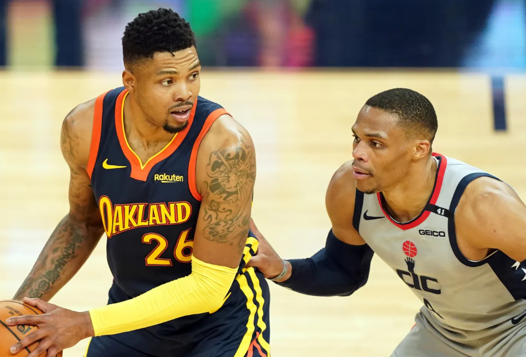 后悔吗贝兹莫尔祝贺勇士队夺取西部冠军但是有点受伤