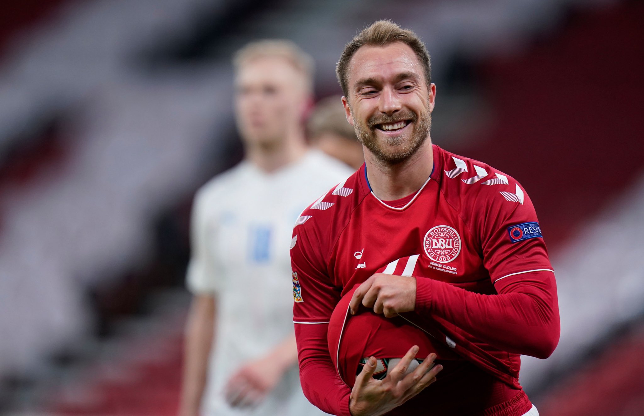 前英超球星力劝埃里克森退役!